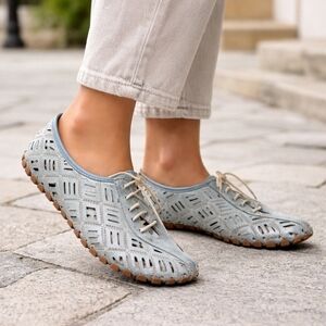 Volks Walkers Leather Perforated Lace-Up Flats | Lightweight Comfort Casual Chic